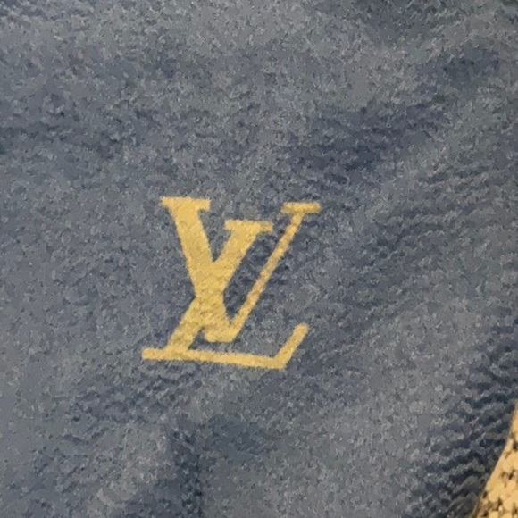 NWOT 100% Cashmere Louis Vuitton Scarf - Picture 2 of 6